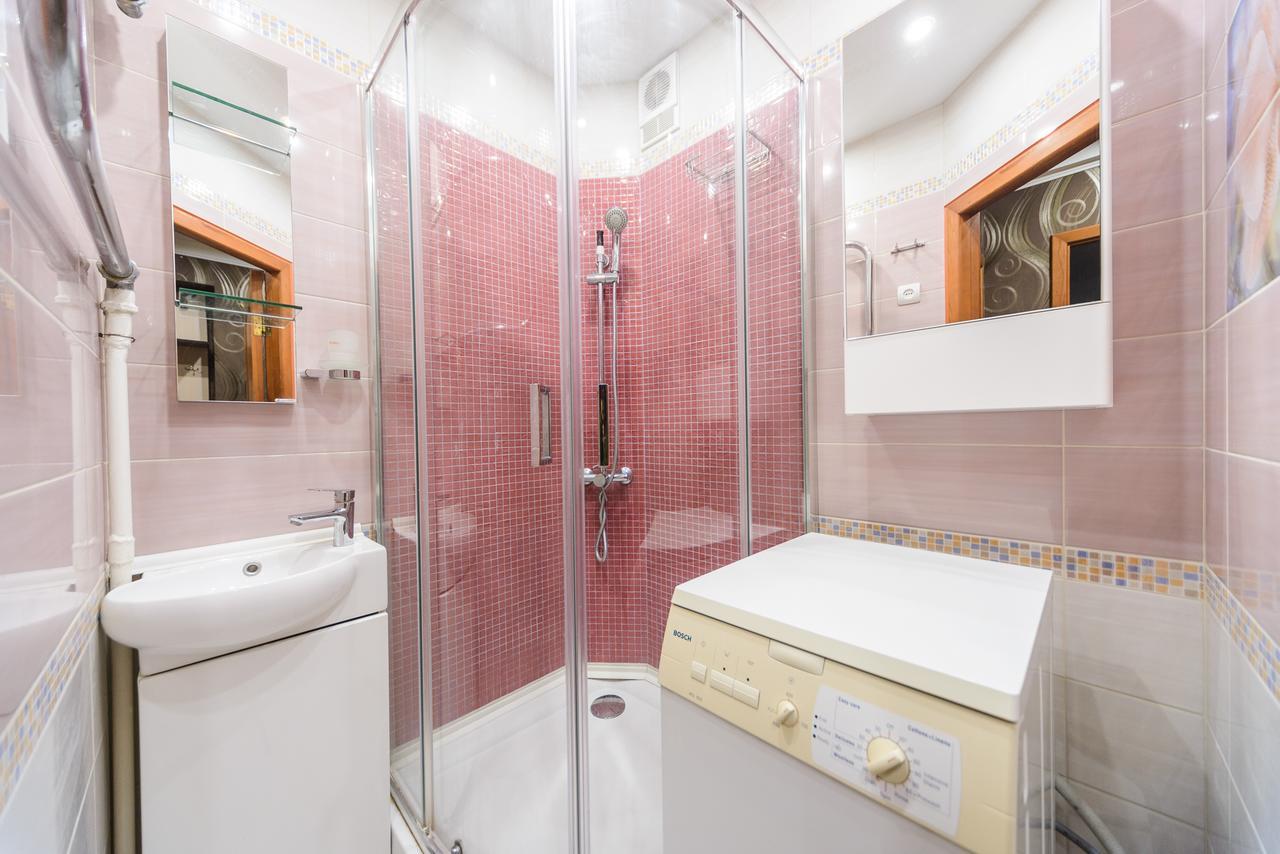 Apartment On Lesi Ukrainky Blvd Kyiv Exterior photo