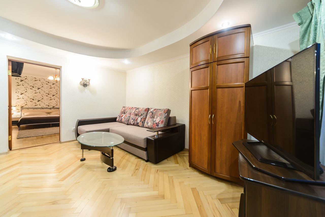 Apartment On Lesi Ukrainky Blvd Kyiv Exterior photo